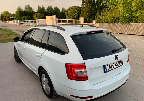 Skoda Octavia cena 49900 przebieg: 149000, rok produkcji 2017 z Poznań małe 211